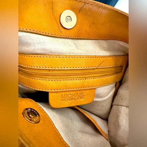 Michael Kors Shoulder Bag - Picture 12 of 12